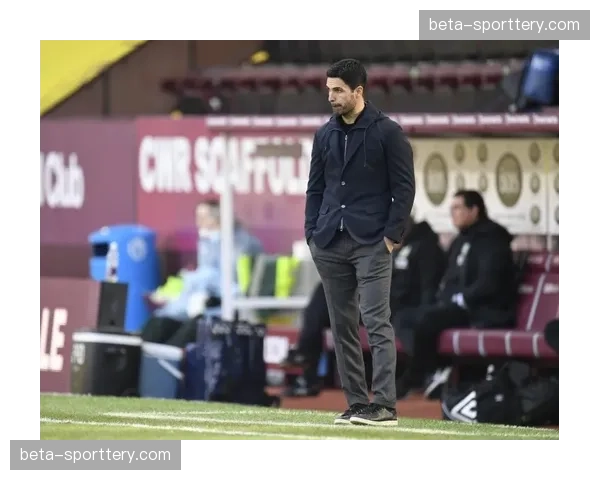 阿尔特塔动态3-2-4-1阵型牵制防守 阿森纳进攻三区进入点仍集中边路